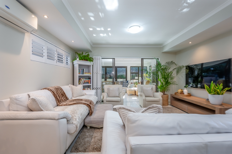 3 Bedroom Property for Sale in Kelderhof Country Village Western Cape